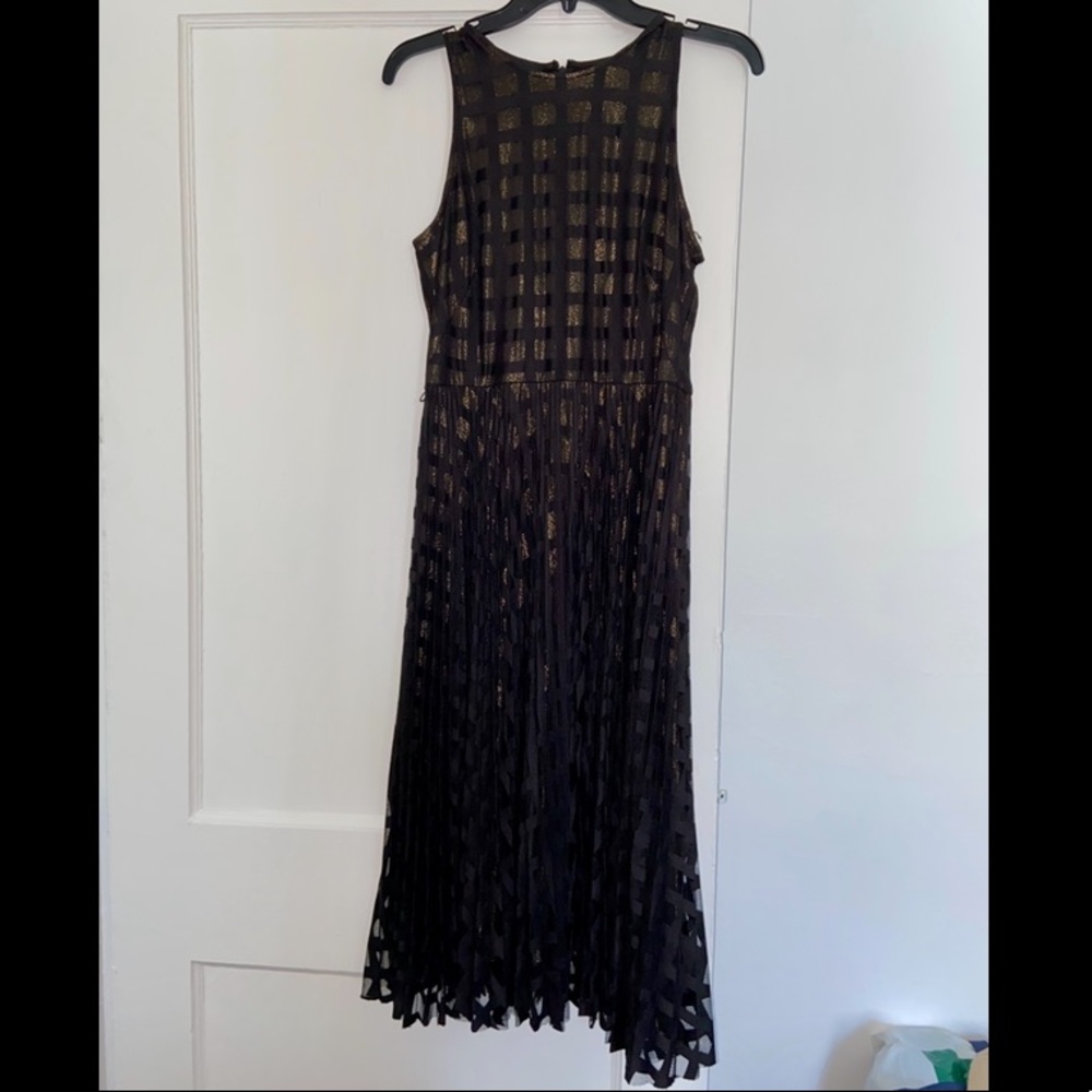 Donna Morgan Metallic Black & Gold Dress 🖤💛